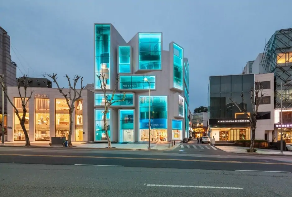 08 iluminacao de fachada moderna com led azul