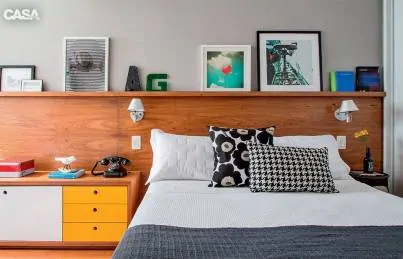 Dormitório com criado mudo sob medida colorido
